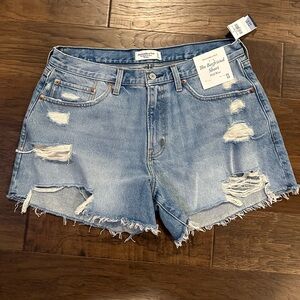 Abercrombie- New with tags. Size 12, The Boyfriend Short- Mid Rise